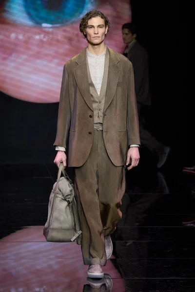 Look 1